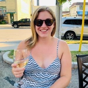 Meet your Posher, Danielle